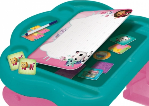 Table pratique et stable pour jouer et apprendre