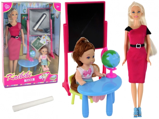 Ensemble de jeu enseignante avec élève et accessoires scolaires