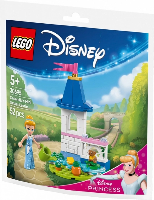 Château miniature de Cendrillon de Disney avec jardin