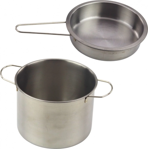 Vaisselle en métal comme la vraie