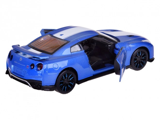 Auto Nissan GT-R avec portes ouvrantes