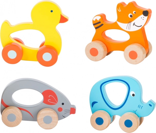 Quatre adorables modèles