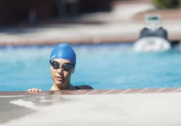 Bonnet de bain en silicone INTEX en différentes couleurs