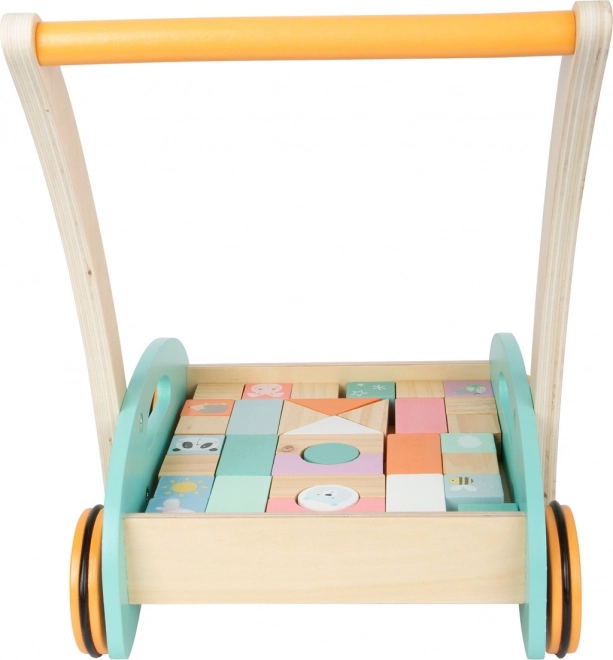 Construction en bois stable aux couleurs pastel