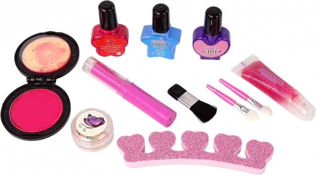 Maquillage et manucure complets en un seul coffret