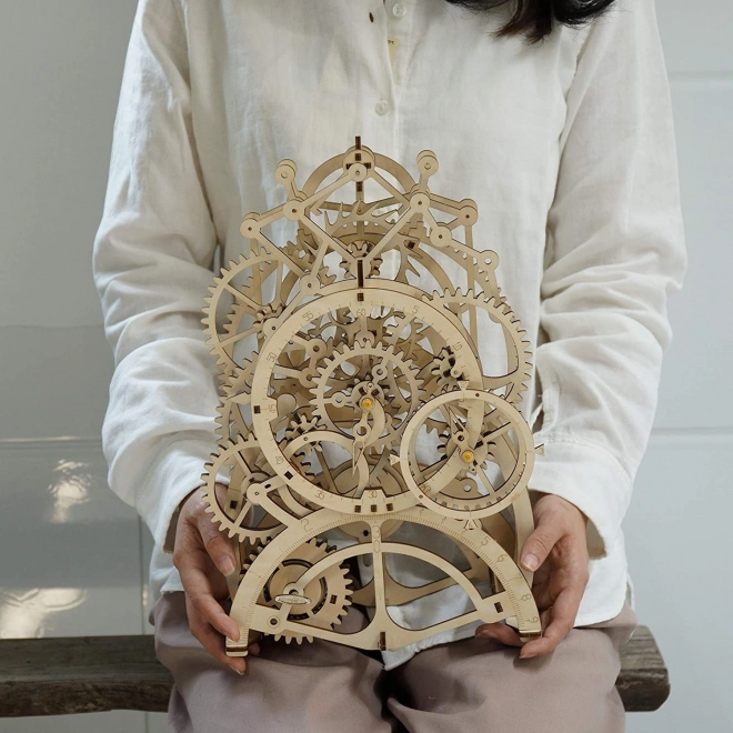 Horloge à pendule - Maquette en bois 3D