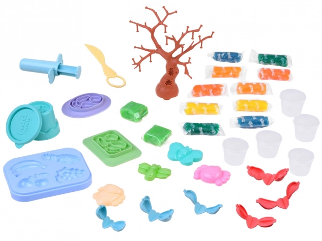 Arbre de fruits et insectes en pâte à modeler colorée