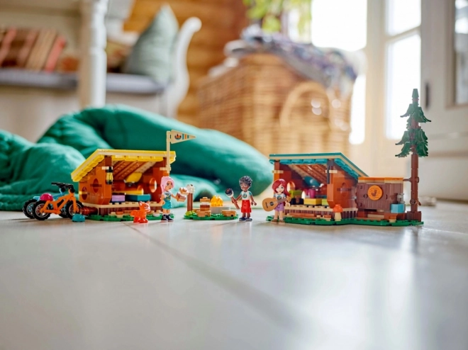 LEGO Friends 42624 Charmantes cabanes au camp d'aventure