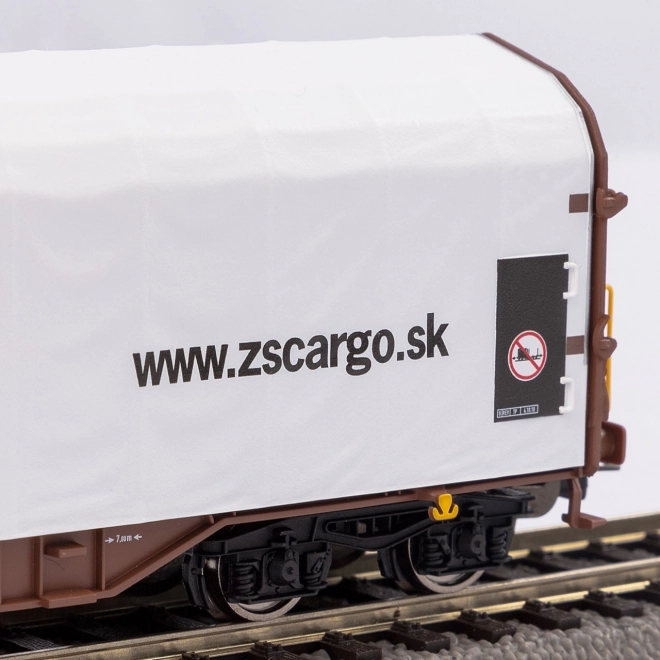 Ensemble de wagons couverts Shimmns de la compagnie ferroviaire slovaque