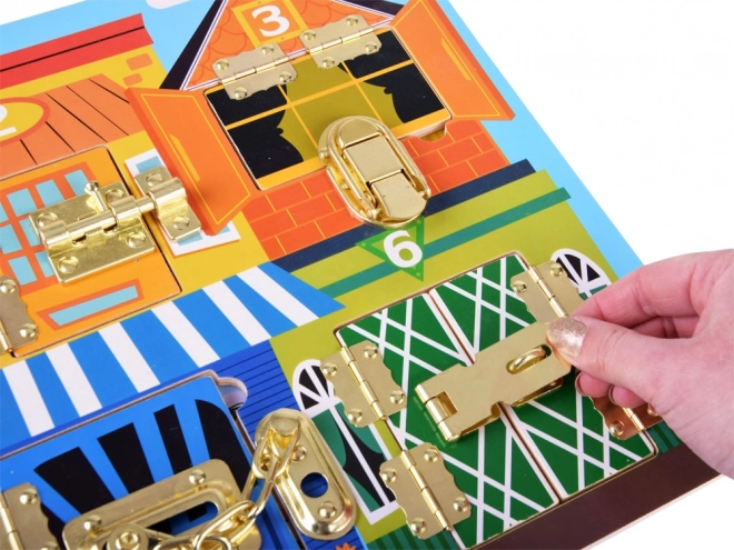 Tableau sensorimoteur avec serrures pour enfants