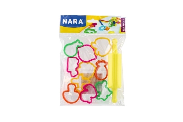 Emporte-pièces/Coupe-pâte NARA pour pâte à modeler avec rouleau plastique 11 pièces dans un sac 15x19cm