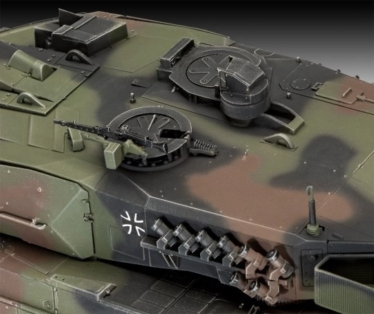 Modèle en plastique Leopard 2A6/A6NL