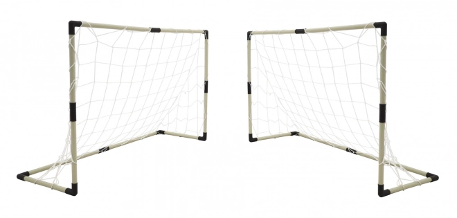 Ensemble de deux buts de football avec tableau de score et accessoires