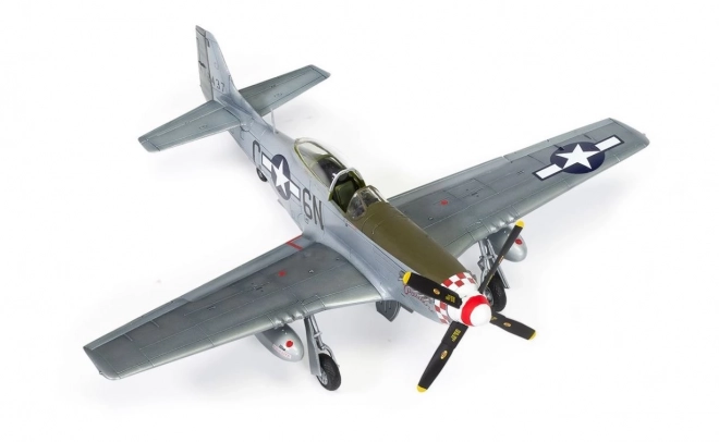 Maquette en plastique de l'avion North American P-51D Mustang