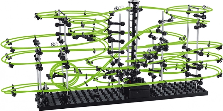 L’ascenseur en spirale ramène les billes au départ