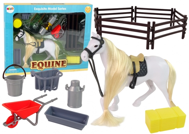 Figurine de cheval avec crinière coiffable et accessoires