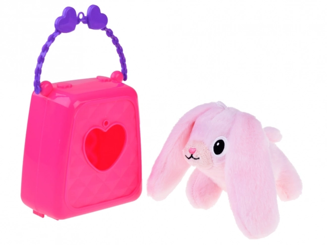 Jolie sacoche avec un lapin en peluche