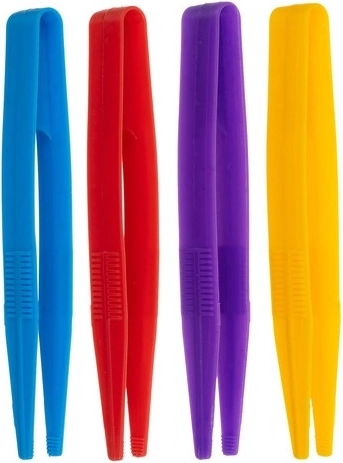 Entraînement de la motricité fine avec des pinces