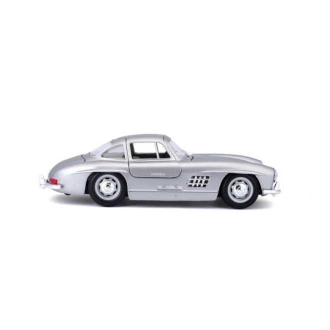 Bburago 1:24 Mercedes Benz 300SL argent 18-22023