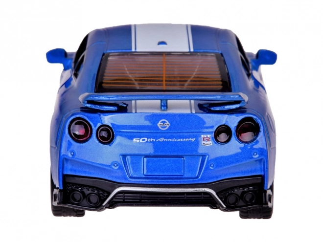 Auto Nissan GT-R avec portes ouvrantes