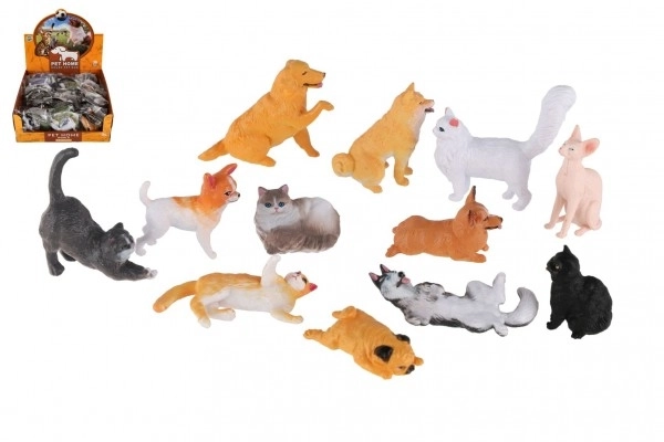 Figurine en plastique de chien et de chat - mélange d'espèces