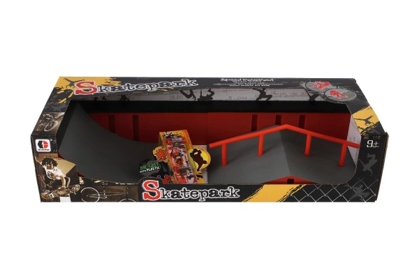 Skatepark avec skateboard à vis pour les doigts