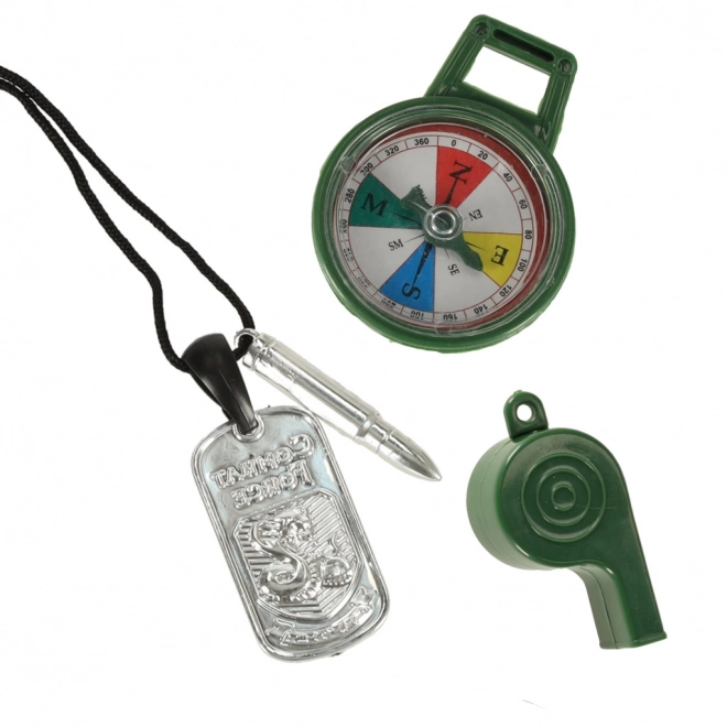 Ensemble militaire avec gilet, fusil et jumelles
