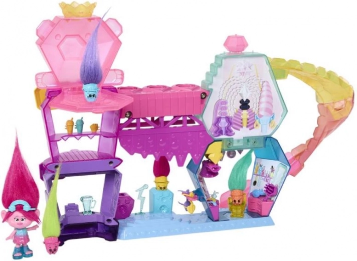 Aventure à deux niveaux avec scène et toboggan