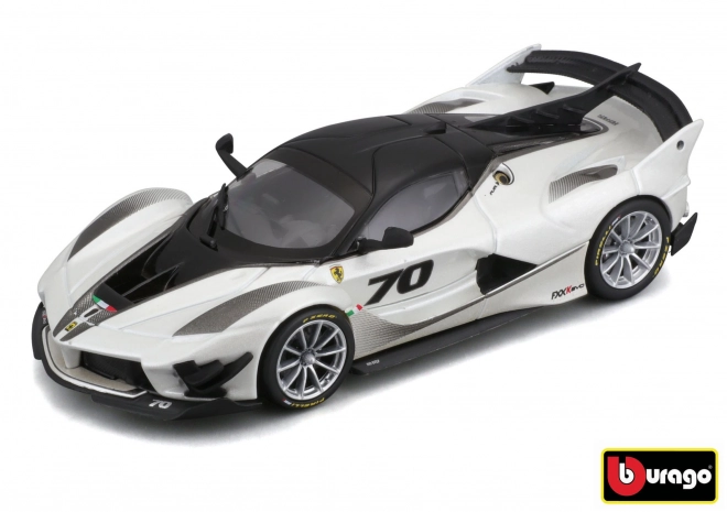 Modèle métallique Ferrari FXX-K EVO 2017 blanc/noir