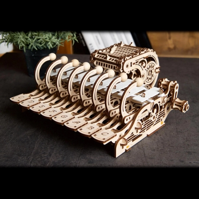 Ugears modèle mécanique en bois de l'instrument musical Celesta