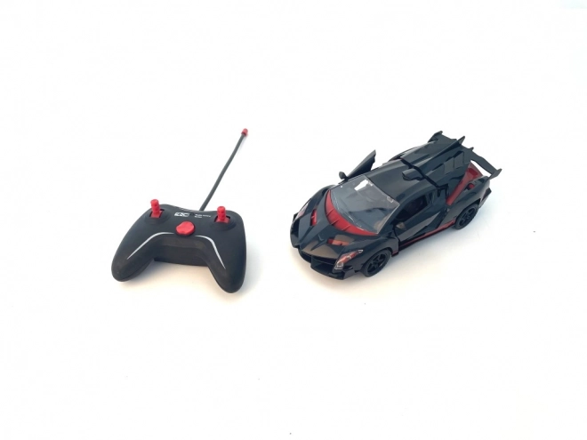 Voiture RC sportive rouge-noire à l'échelle 1:18