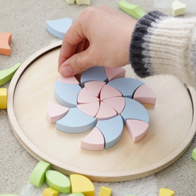 Mandala pastel Montessori mosaïque de fleurs