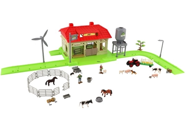 Ensemble de ferme à la maison avec des animaux et un tracteur