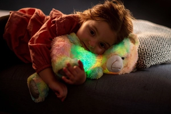 Peluche arc-en-ciel ours rêveur 40cm à piles avec lumière et son en sac