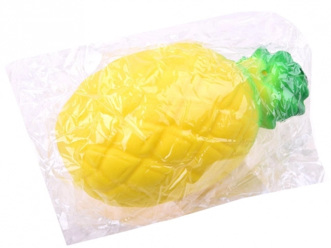 Ananas jaune en mousse