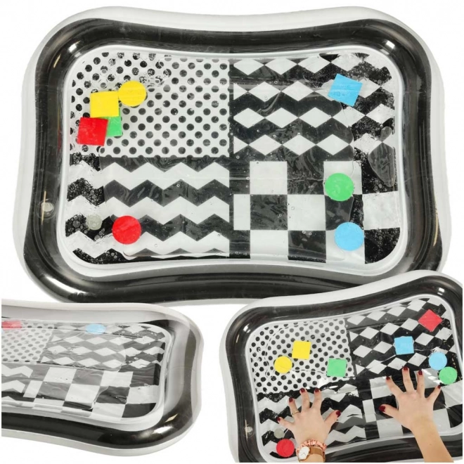 Tapis sensoriel pour bébé avec motifs contrastés noir et blanc