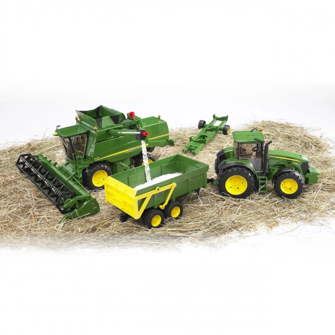 Bruder Moissonneuse-batteuse JOHN DEERE T670i