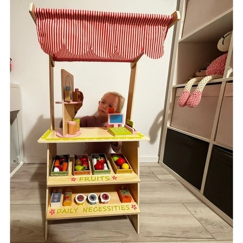 Stand en bois avec accessoires pour enfants
