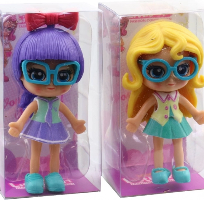 Poupée avec lunettes