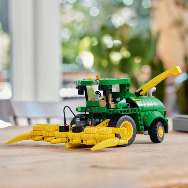 LEGO® Technic 42168 Récolteuse de Fourrage John Deere 9700