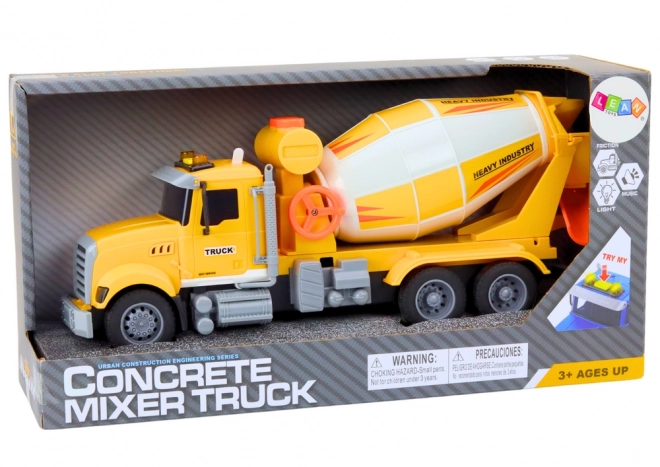 Mélangeur de béton camion jaune avec traction, effets lumineux et sonores