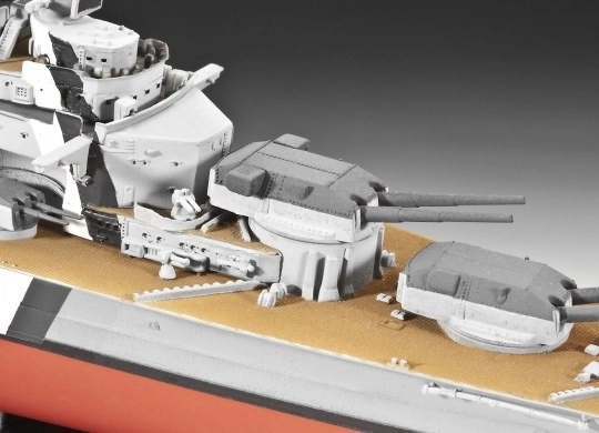 Modèle en plastique du navire de guerre Bismarck