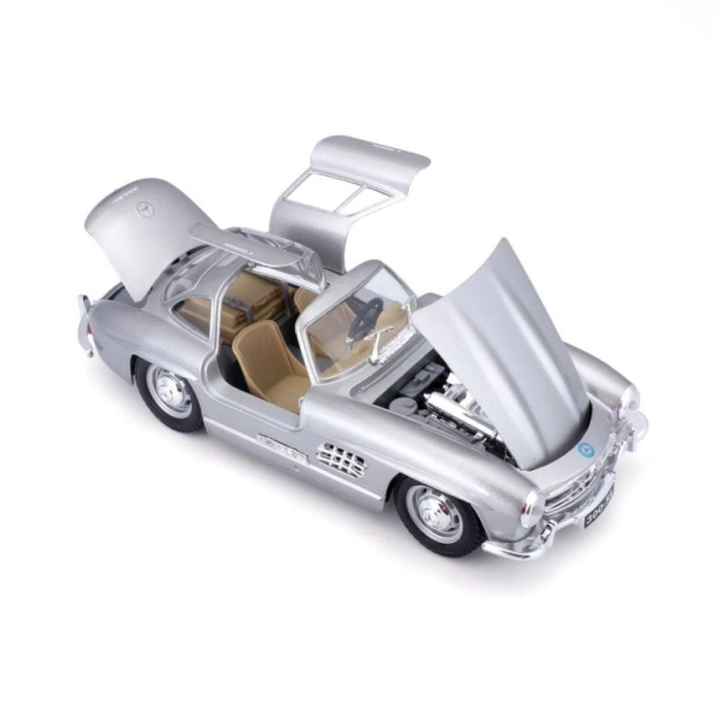 Bburago 1:24 Mercedes Benz 300SL argent 18-22023