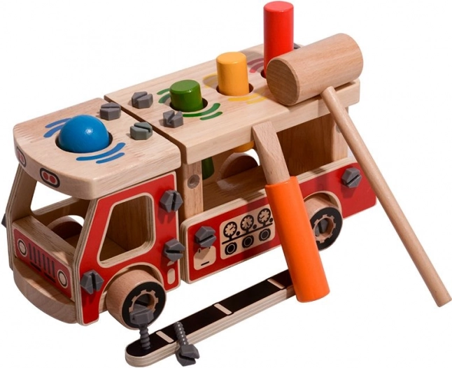 Jeu de martelage directement sur le toit du camion