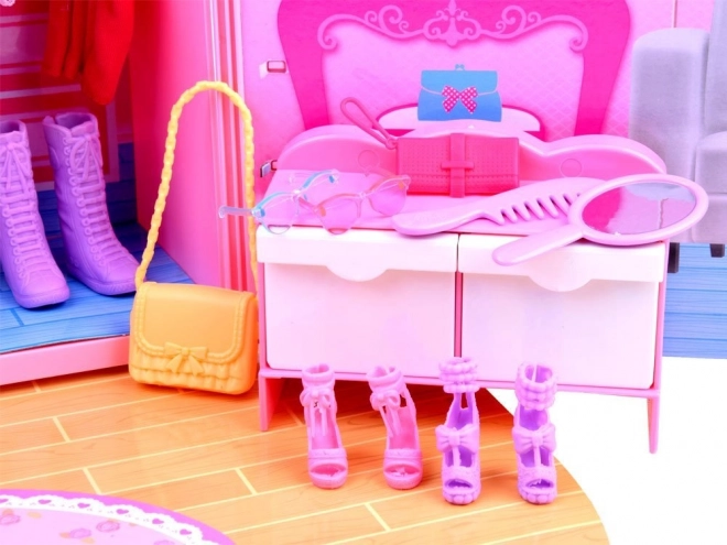 Poupée Anlily avec armoire à vêtements