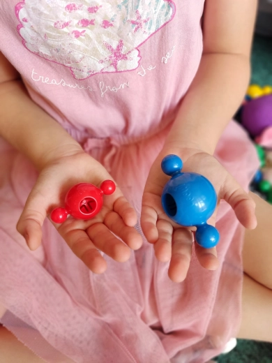 Assemblage facile et pièces ergonomiques