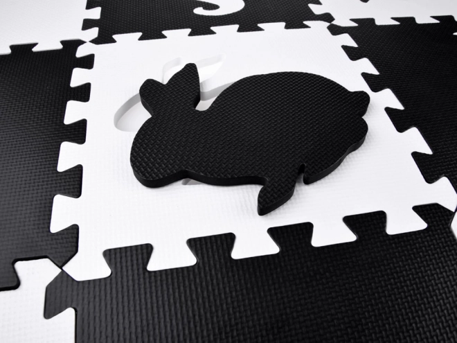 Tapis mousse contrasté animaux et formes