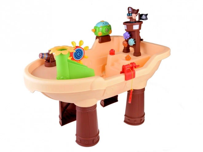 Navire pirate debout