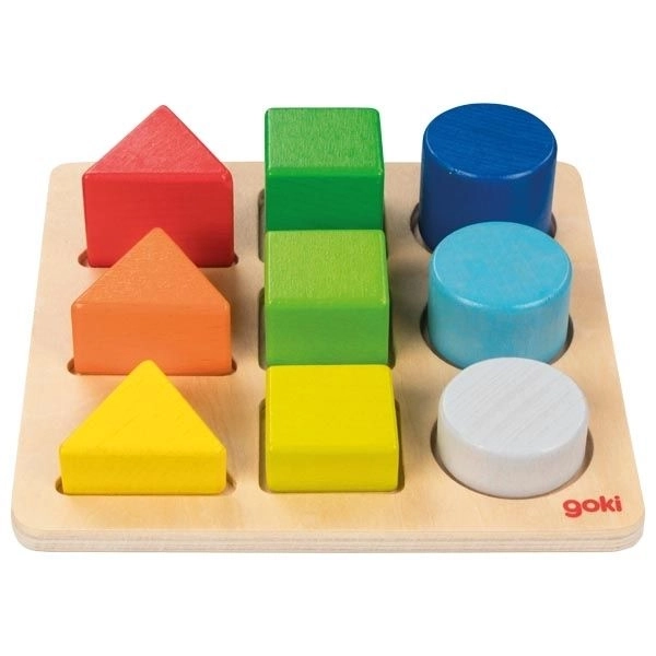 Jouet éducatif en bois Goki pour le tri des formes et des couleurs