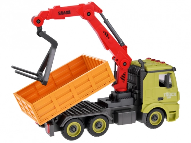 Camion de construction avec grue et benne basculante